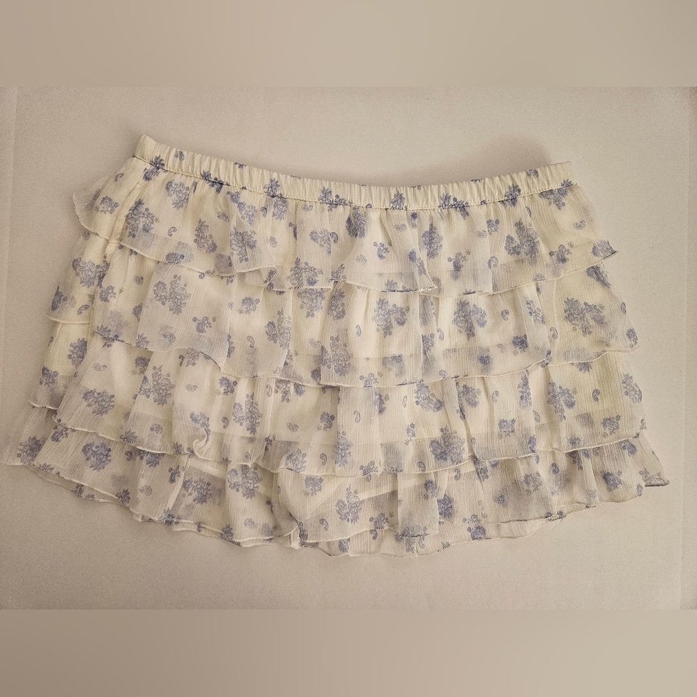 NWT Hollister  floral skort size small  ruffle skirt Blue White Tiered Y2K